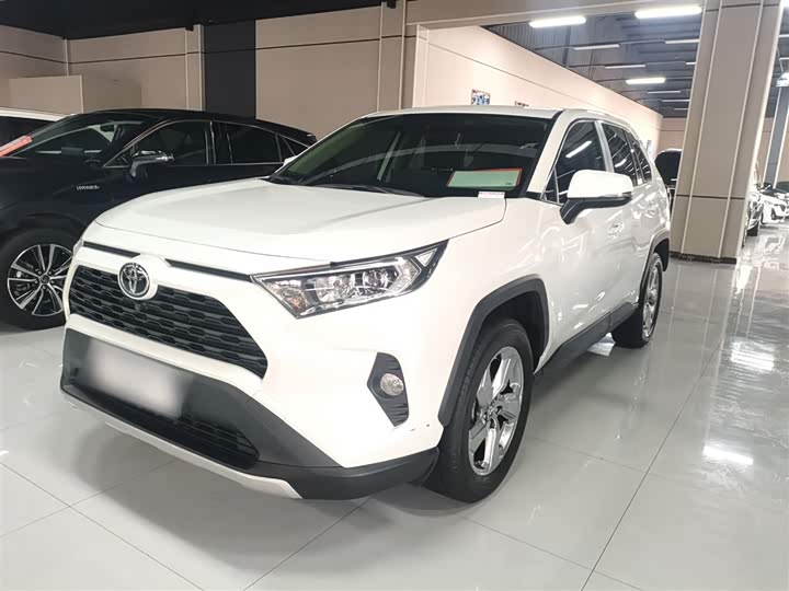Фото 1 - Toyota RAV4
