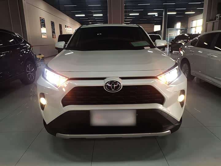 Фото 3 - Toyota RAV4