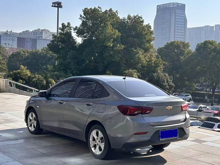 Фото 4 - Chevrolet Onix (Cavalier)