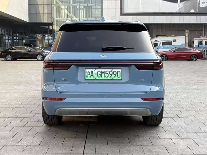 Фото 8 - LiXiang One