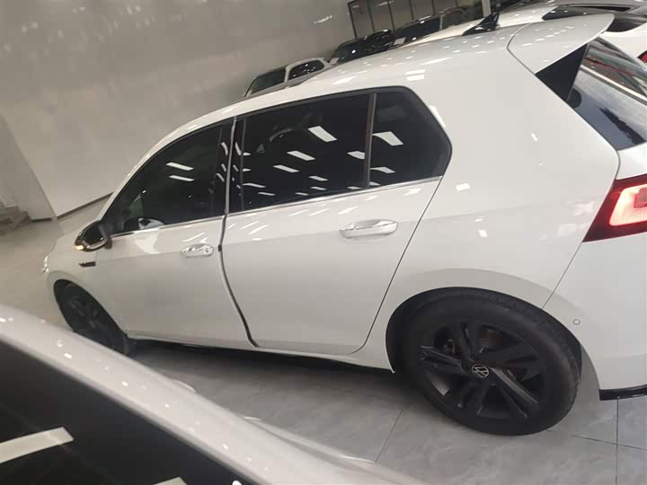 Фото 5 - Volkswagen Golf