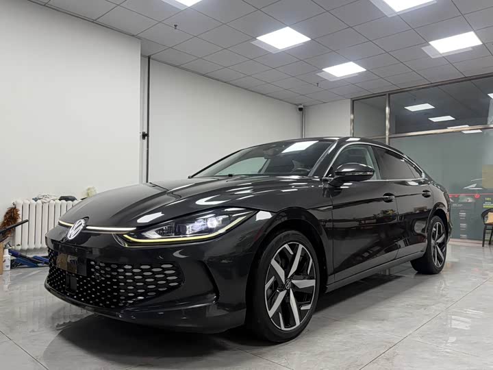 Фото 1 - Volkswagen Lamando L