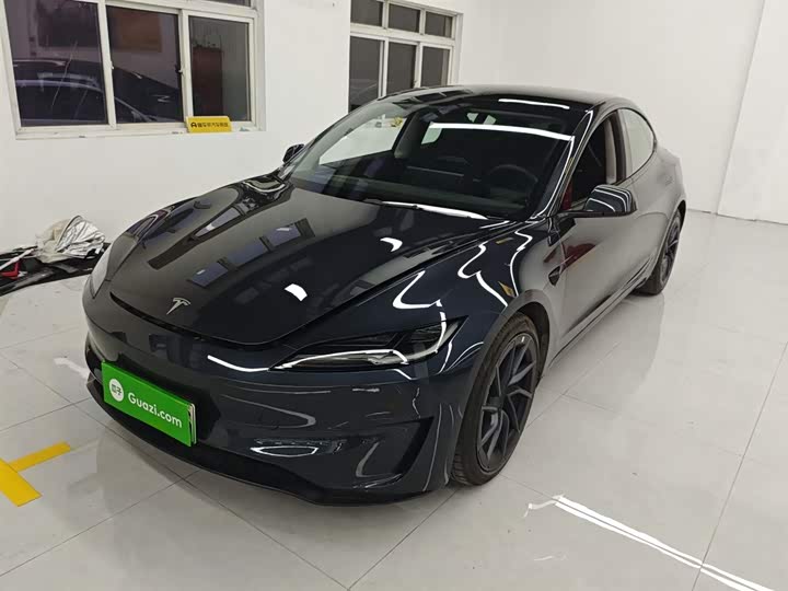 Фото 2 - Tesla Model 3