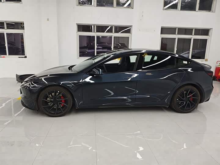 Фото 5 - Tesla Model 3