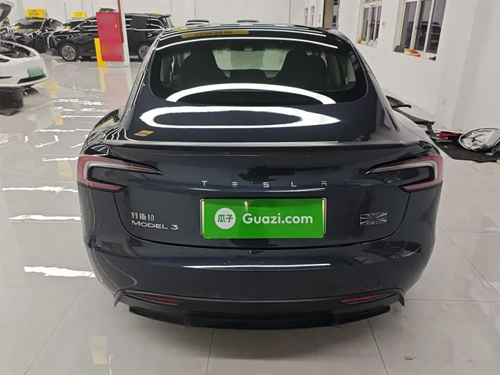 Фото 6 - Tesla Model 3