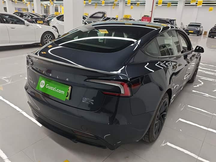 Фото 7 - Tesla Model 3