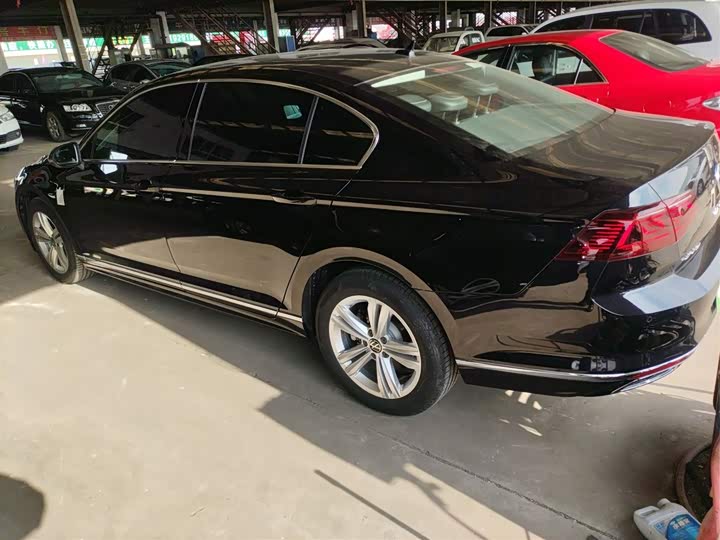 Фото 5 - Volkswagen Magotan