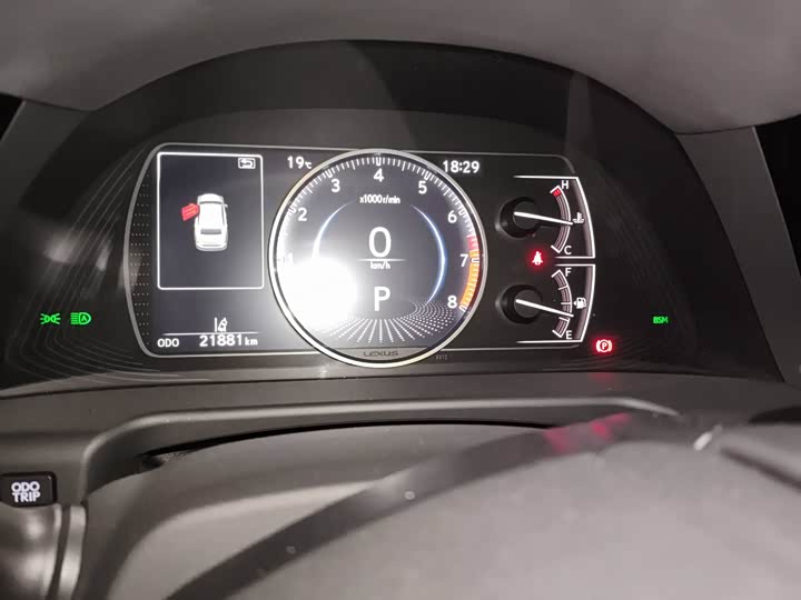 Фото 6 - Lexus ES