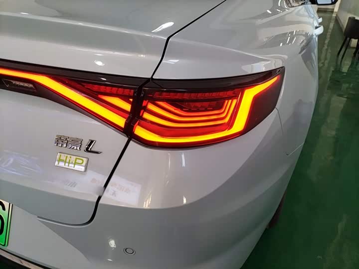 Фото 8 - Geely Emgrand L Hi·P Hybrid