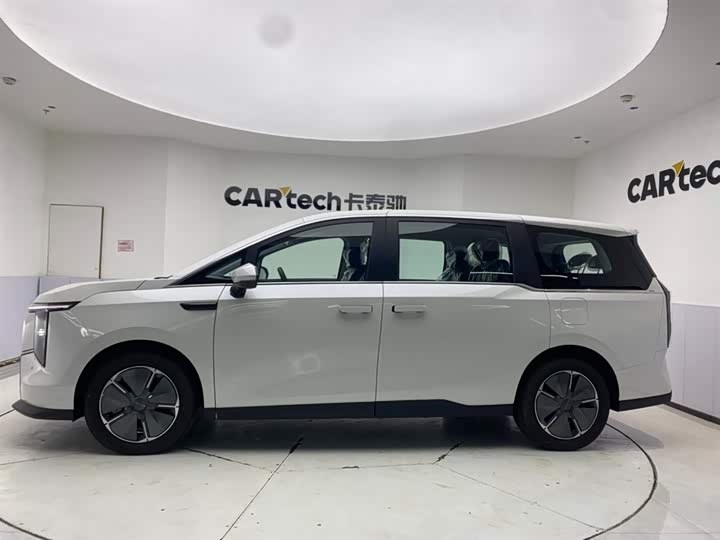 Фото 8 - Maxus Mifa 7