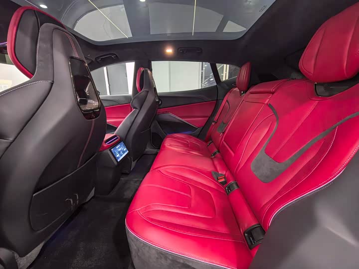 Фото 5 - Lotus Eletre