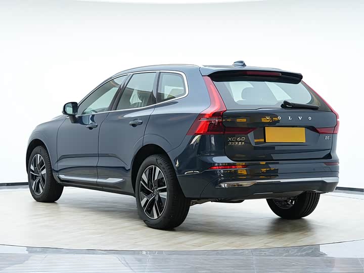 Фото 4 - Volvo XC60