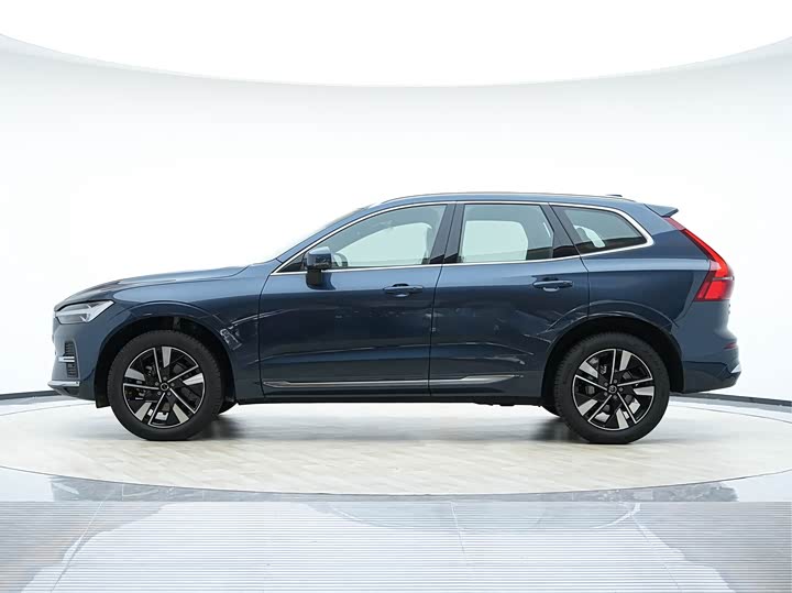 Фото 8 - Volvo XC60