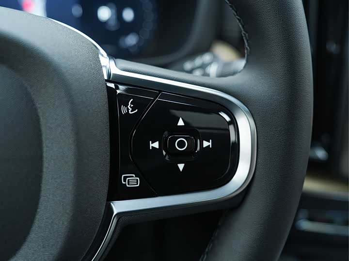 Фото 9 - Volvo XC60