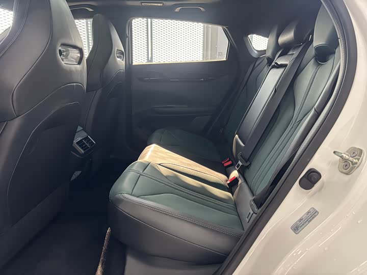 Фото 8 - Changan UNI-V Hybrid