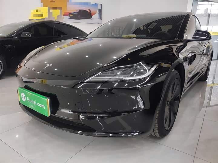 Фото 1 - Tesla Model 3