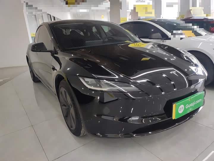 Фото 4 - Tesla Model 3