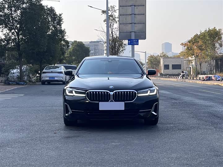 Фото 3 - BMW 5 Series