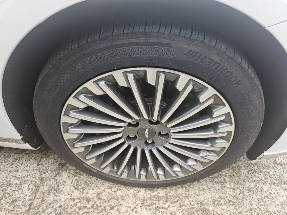 Фото 5 - Genesis G80