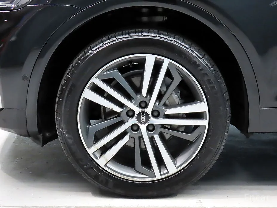 Фото 5 - Audi Q5