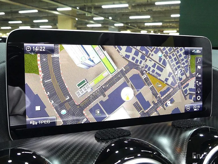 Фото 12 - Mercedes-Benz AMG GT