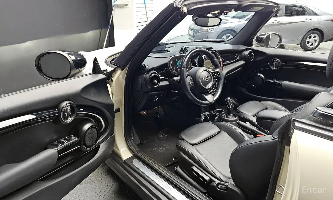 Фото 10 - Mini Cooper Convertible