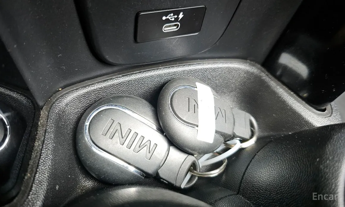 Фото 19 - Mini Cooper Convertible