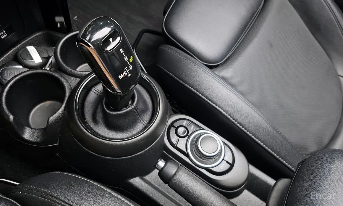 Фото 9 - Mini Cooper Convertible