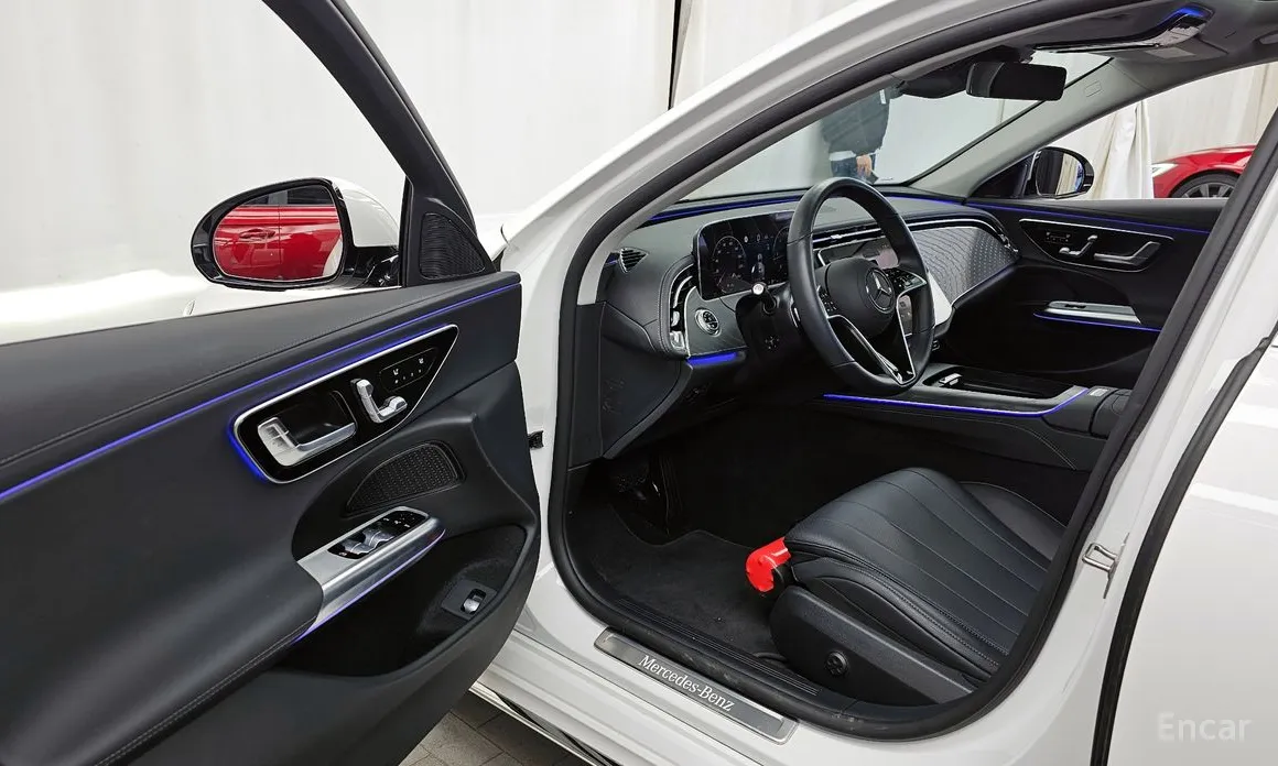 Фото 10 - Mercedes-Benz E-Class