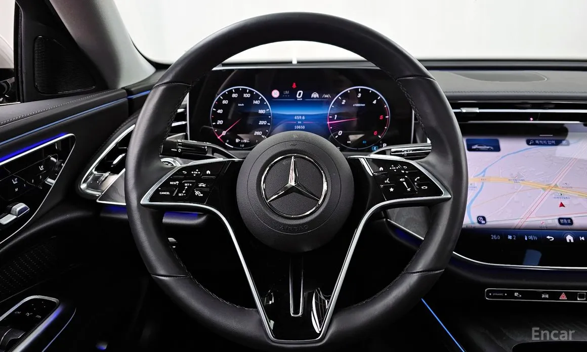 Фото 13 - Mercedes-Benz E-Class