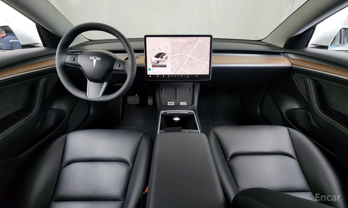 Photo 7 - Tesla Model 3