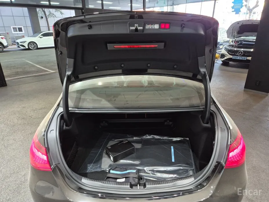 Фото 16 - Mercedes-Benz C-Class