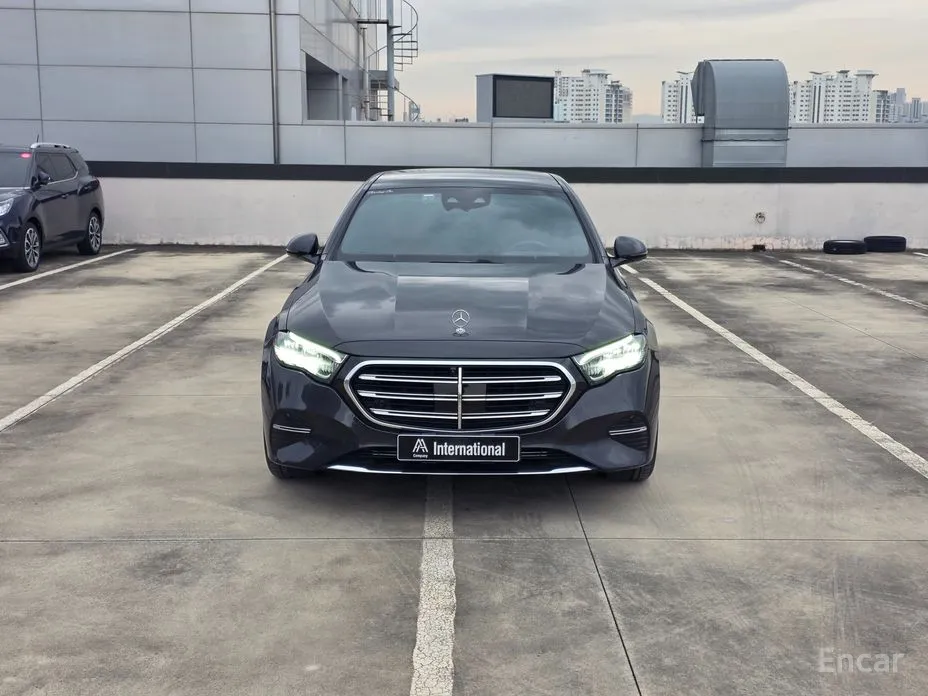 Фото 1 - Mercedes-Benz E-Class