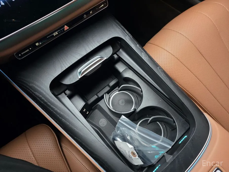 Фото 15 - Mercedes-Benz E-Class