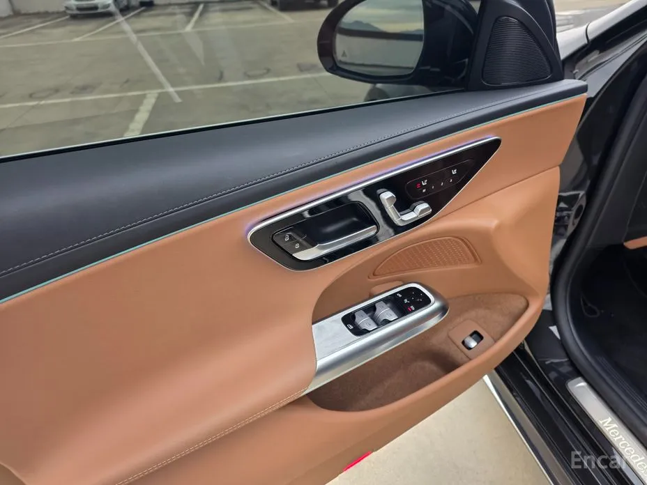 Фото 17 - Mercedes-Benz E-Class