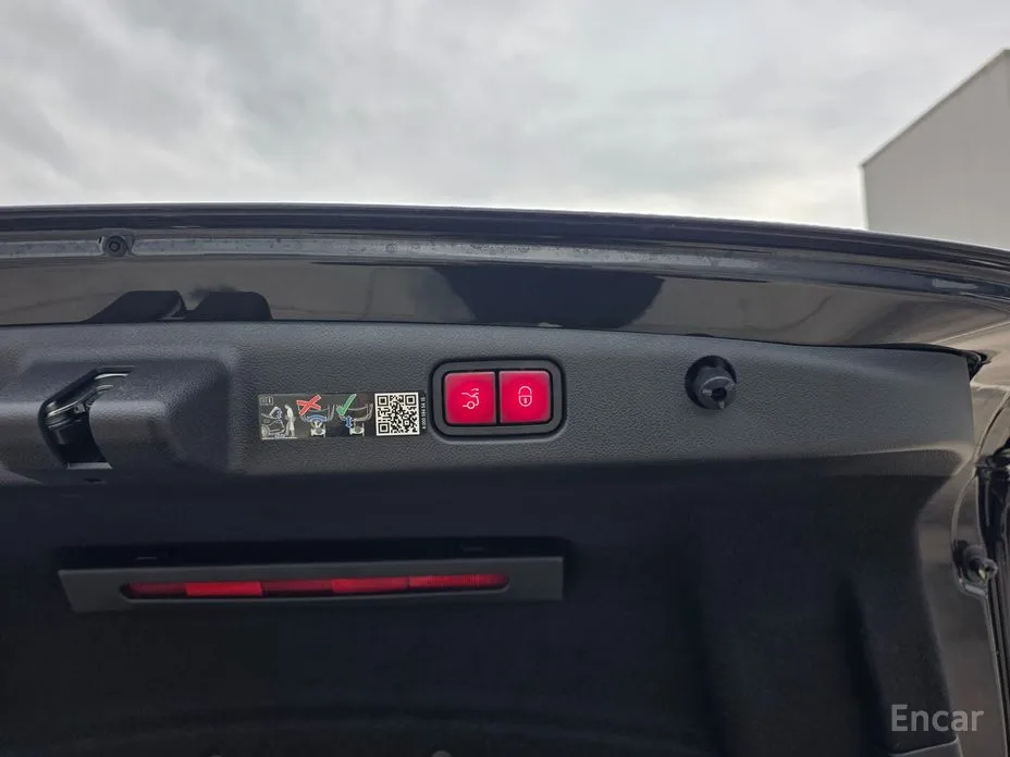 Фото 20 - Mercedes-Benz E-Class