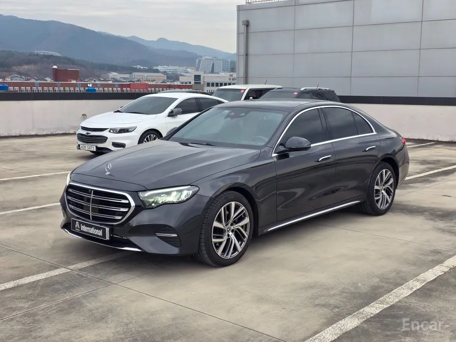 Фото 3 - Mercedes-Benz E-Class