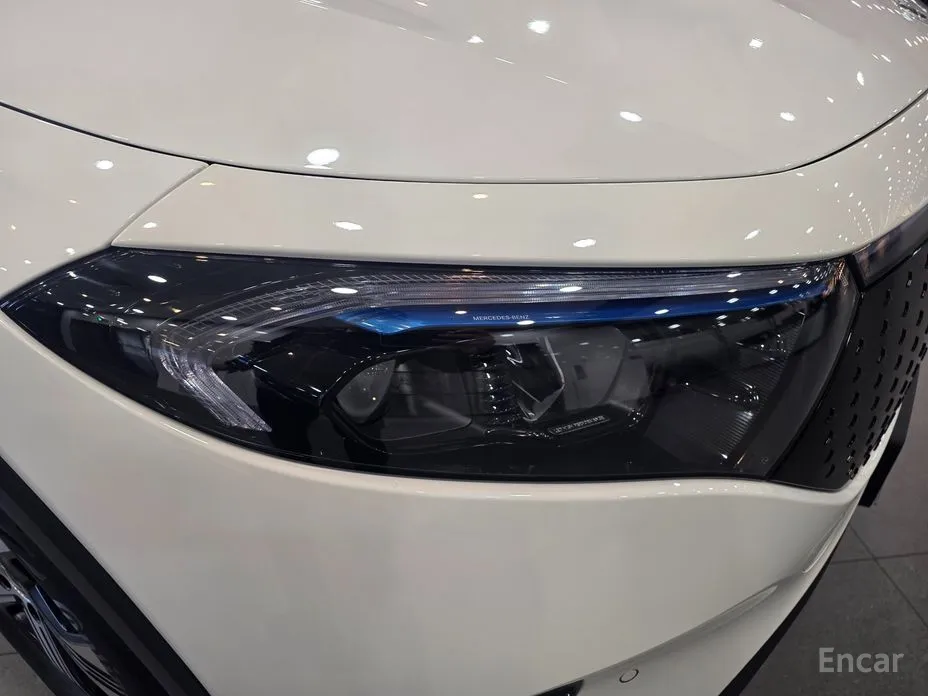 Фото 12 - Mercedes-Benz EQB