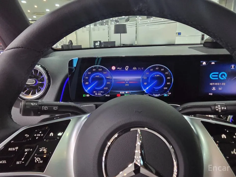 Фото 16 - Mercedes-Benz EQB