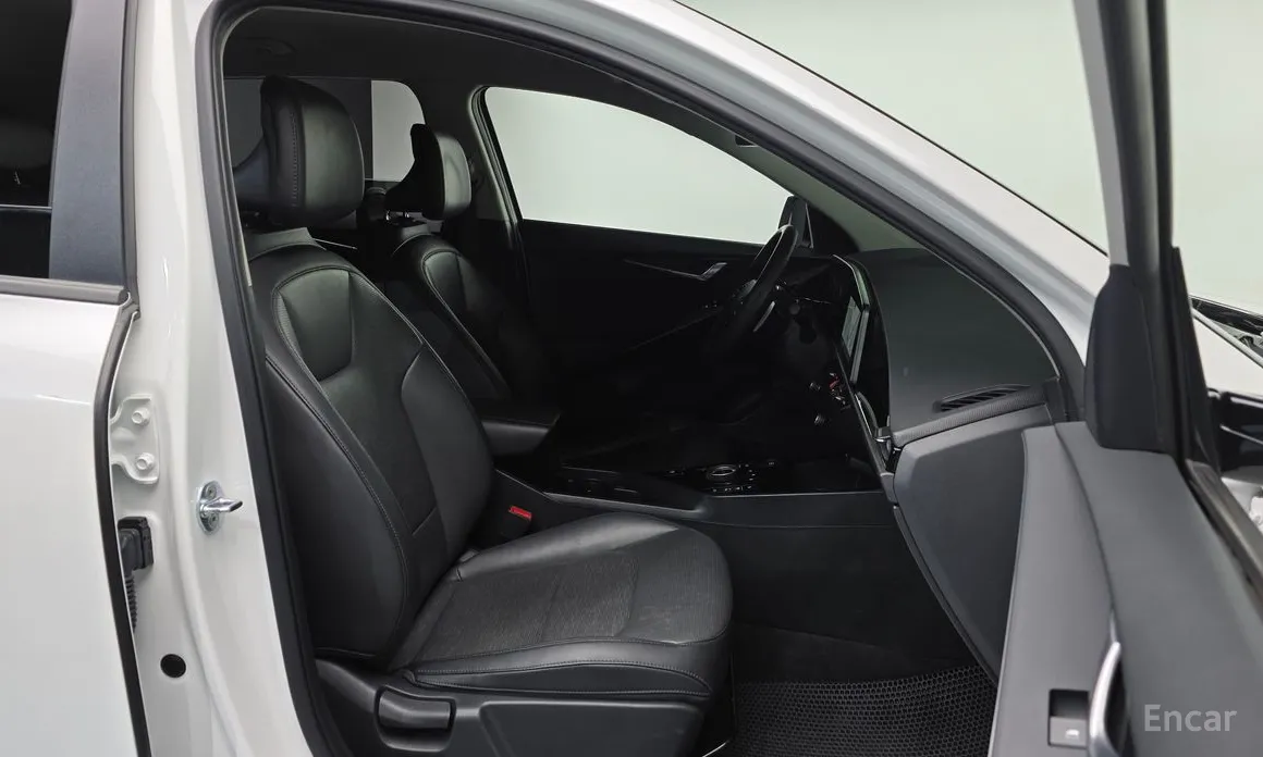 Фото 10 - Kia Niro