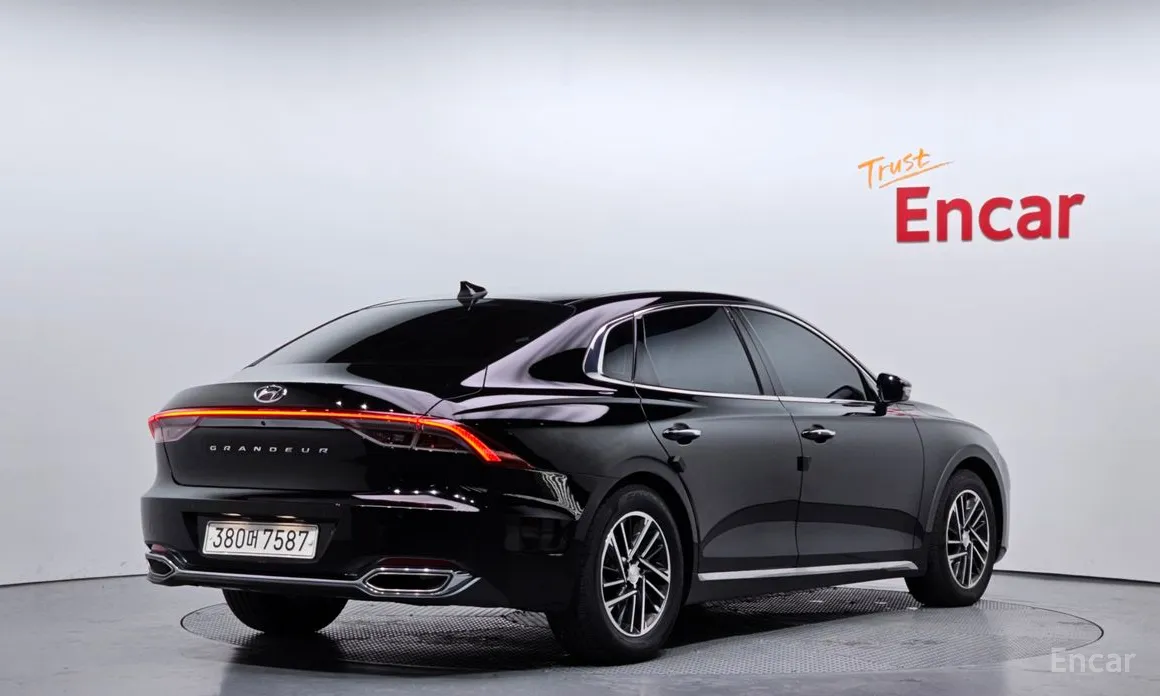 Фото 2 - Hyundai Grandeur