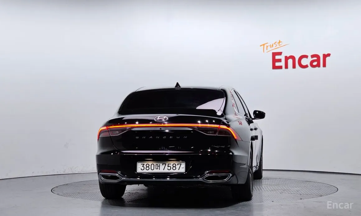 Фото 4 - Hyundai Grandeur