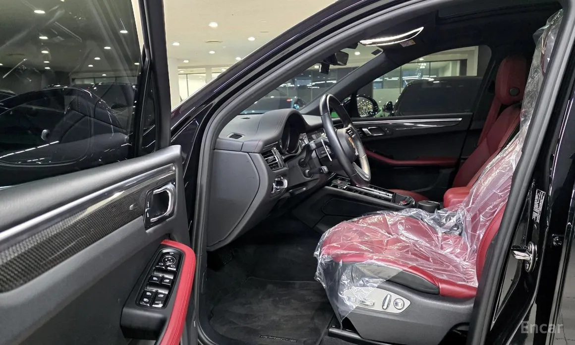 Фото 10 - Porsche Macan