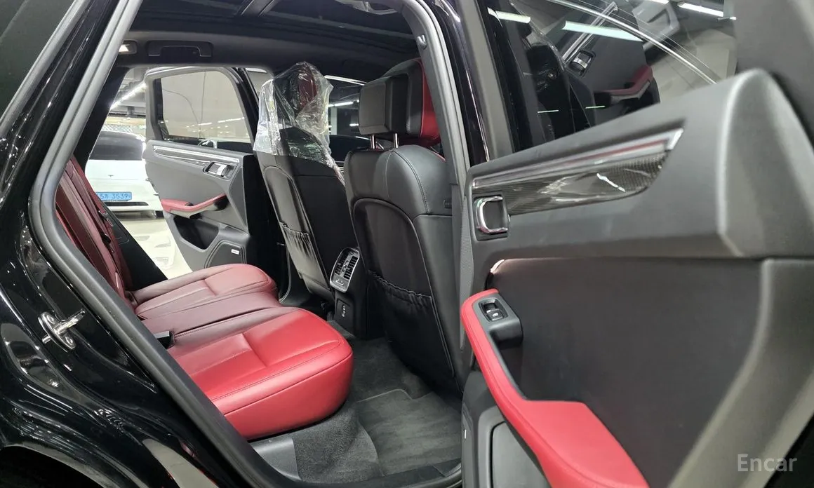 Фото 12 - Porsche Macan