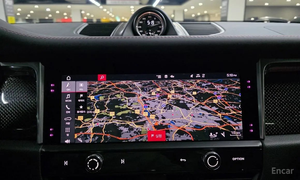 Фото 17 - Porsche Macan