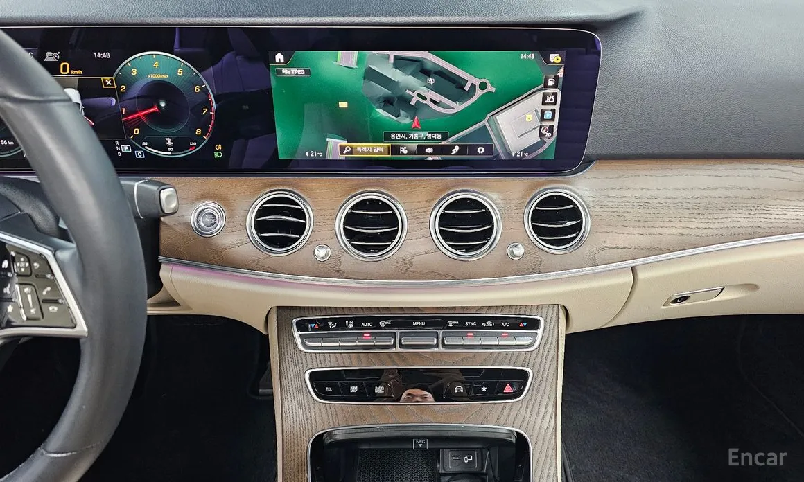 Фото 15 - Mercedes-Benz E-Class