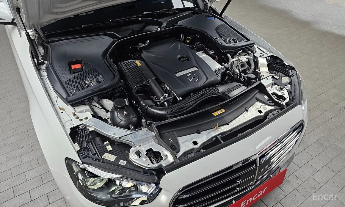 Фото 6 - Mercedes-Benz E-Class