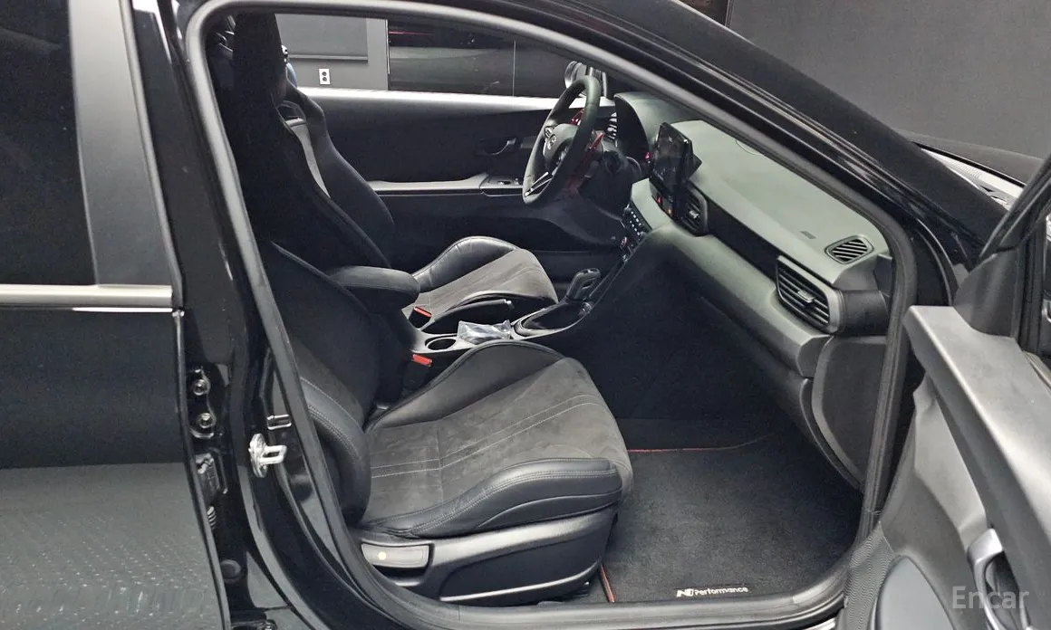 Фото 12 - Hyundai Veloster