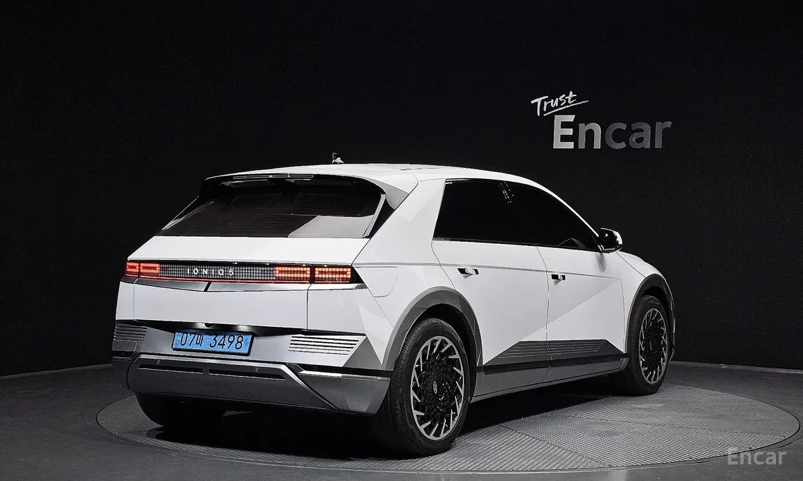 Photo 2 - Hyundai Ioniq 5