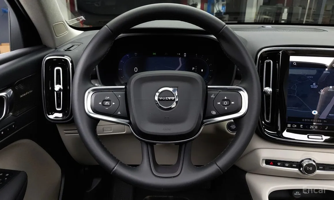 Фото 11 - Volvo XC40